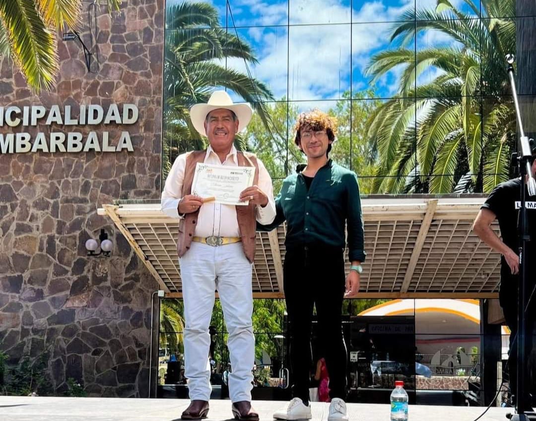 Norton Salinas Río cantante Combarbalino reconocido por su trayectoria musical.