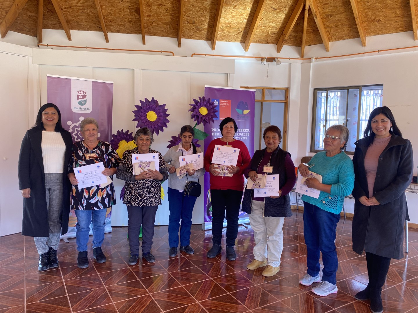 Adultas mayores de Río Hurtado reflexionan sobre su autonomía física