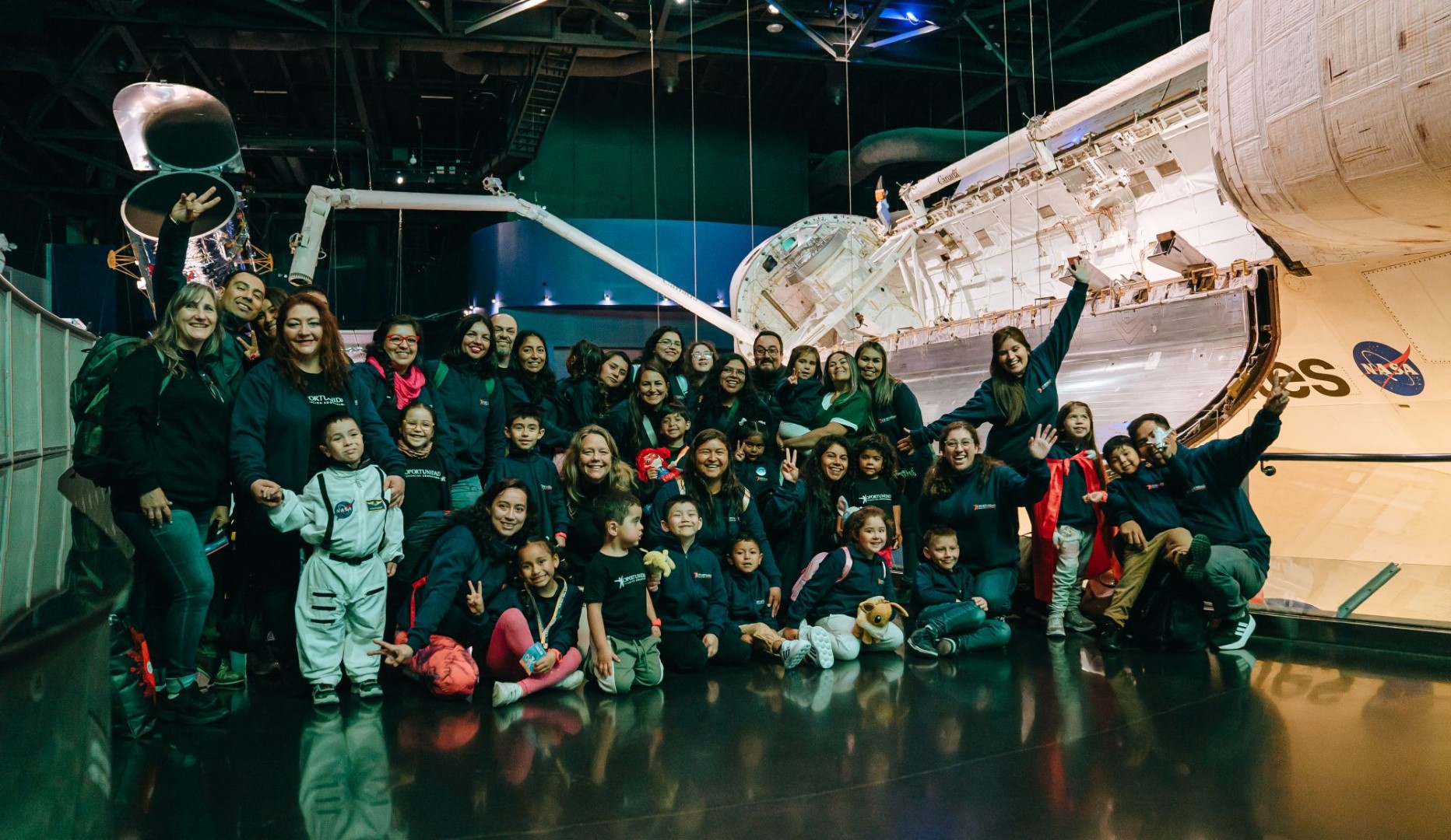 Microdocumental muestra el inolvidable viaje a la NASA de 16 párvulos chilenos