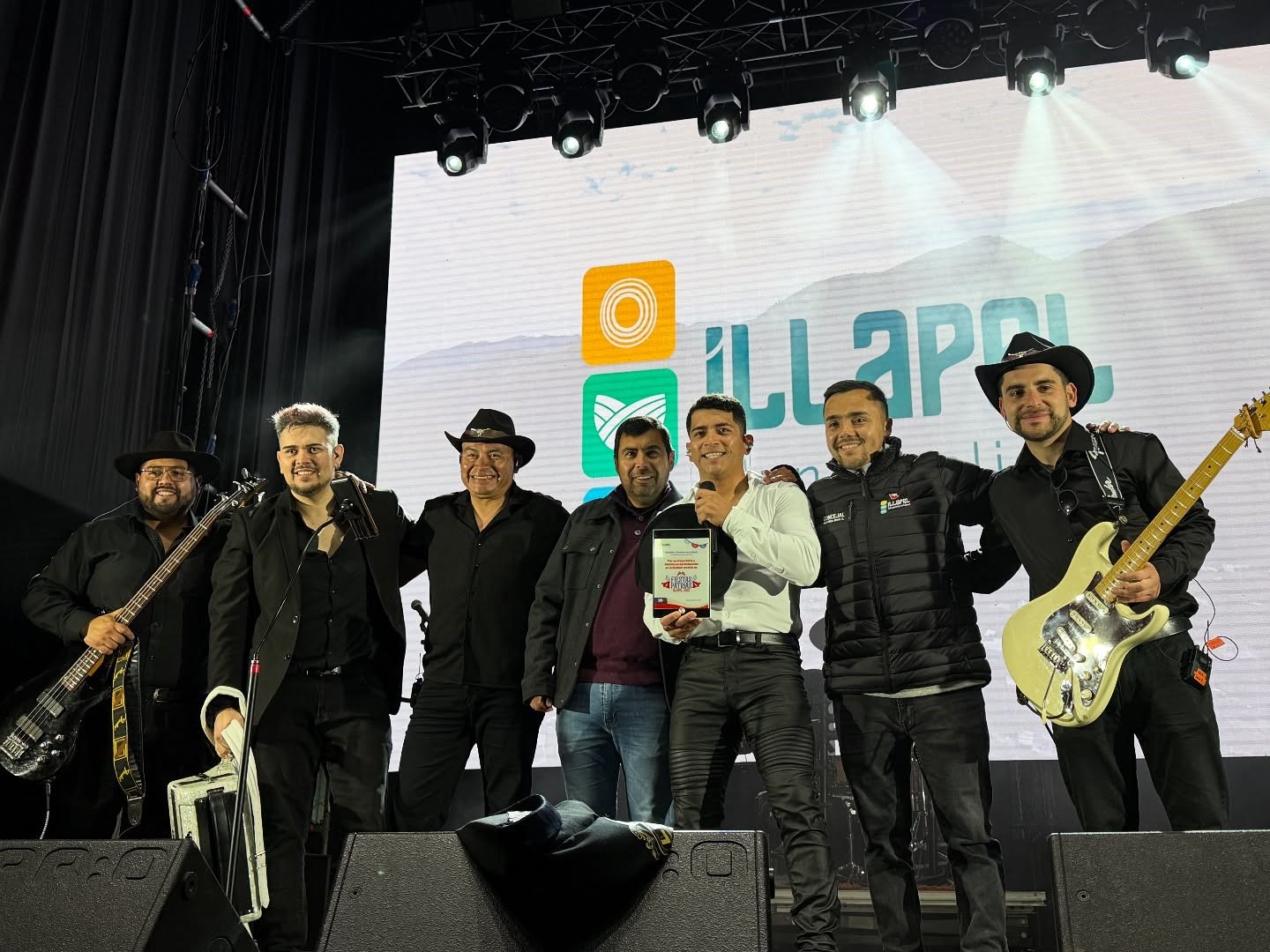 Miles de illapelinos celebraron las Fiestas Patrias en la Plaza de Abastos con tres jornadas llenas de buena música