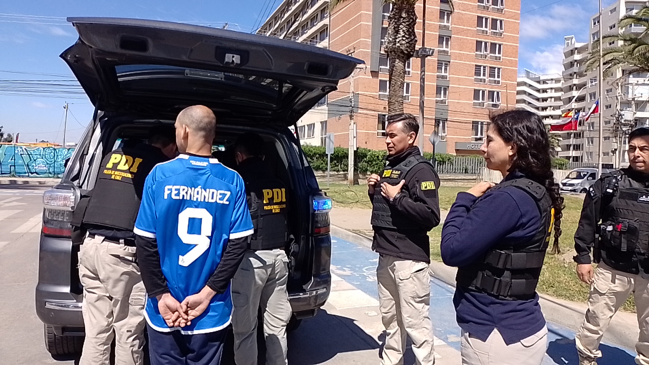 PDI desarrolla fiscalización masiva en Avenida de Aguirre de La Serena