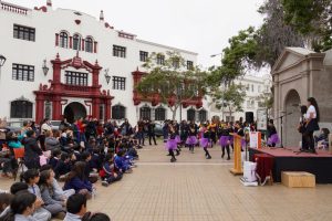 Escuelas y Liceos de La Serena rinden homenaje a Gabriela Mistral con poesía, canto y danza