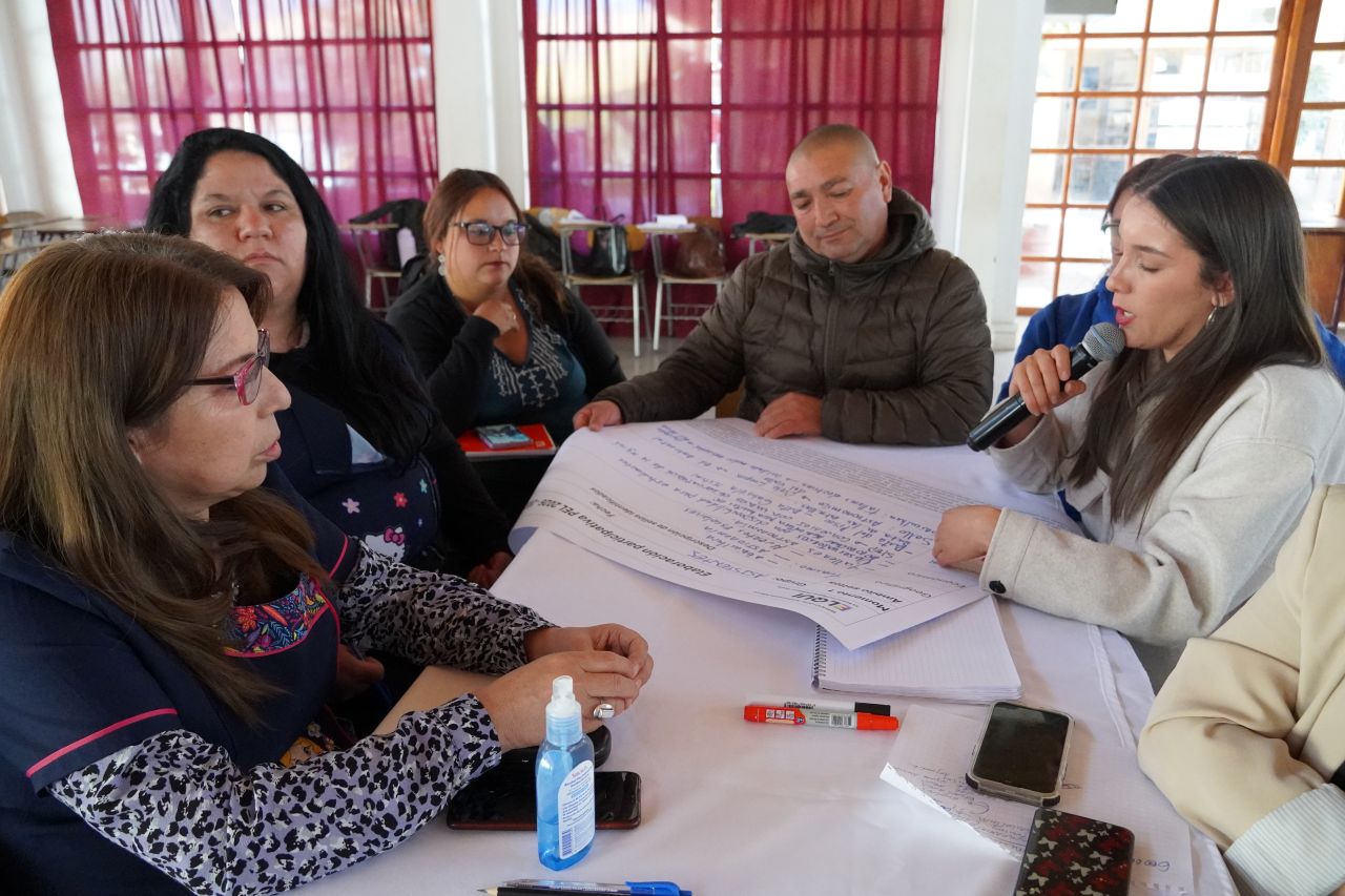 Estudiantes, apoderados, asistentes y docentes de Paihuano comparten sus opiniones para mejorar la Educación Pública