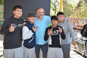 Paul Vásquez comparte su historia de superación y resiliencia con estudiantes del Colegio Antonio Varas¨