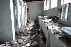 SLEP Elqui comenzó retiro de escombros y reparaciones en baños de Liceo Gabriela Mistral de La Serena