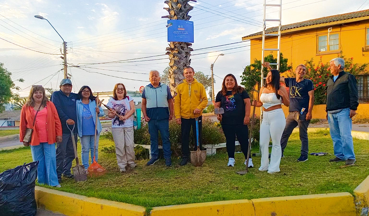 Vecinos de La Serena transforman áreas verdes gracias al fondo concursable de Aguas del Valle
