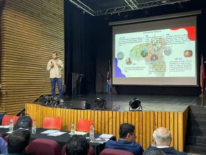 Autoridades del Agro entregan recursos a agricultores afectados por Mosca de la Fruta