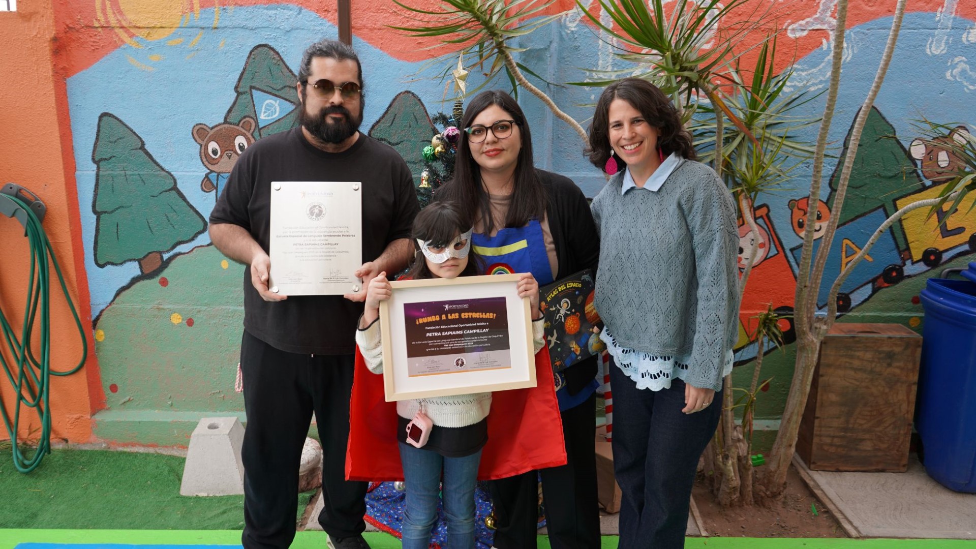 Realizan reconocimiento a estudiante de región de Coquimbo que ganó viaje a Centro Espacial de Inglaterra