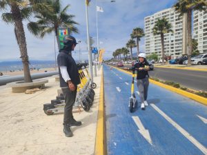 Coquimbo y empresa de scooters eléctricos realizaron escuela de conducción en Avenida Costanera con el fin de prevenir accidentes y educar sobre convivencia vial