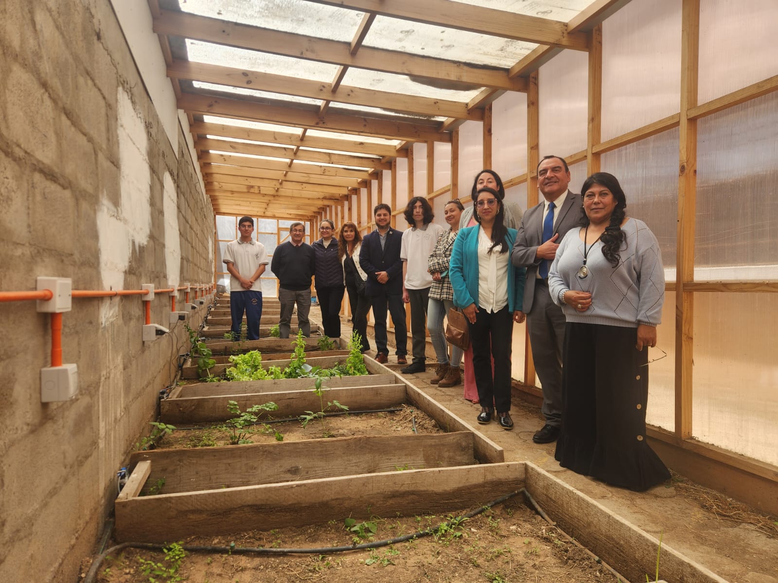 Alumnos del Francis School de Coquimbo desarrollan sistema de riego eficiente y monitoreo inteligente con fondo concursable de Aguas del Valle