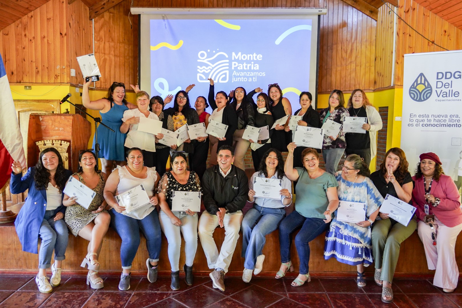 Casa de la Mujer realiza su primera certificación de oficios a mujeres de Monte Patria