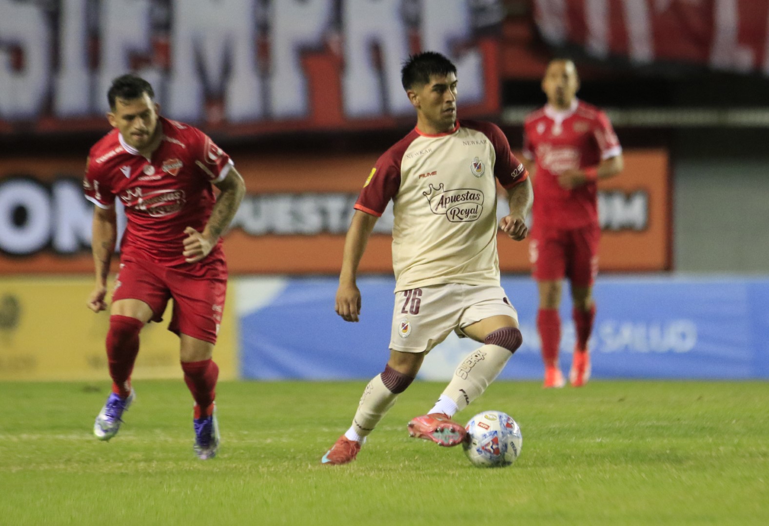 Club Deportes La Serena roza el triunfo en Chillán y suma un empate