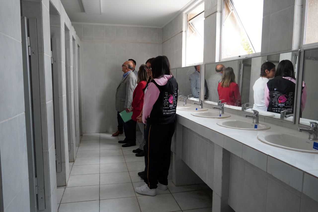 SLEP Elqui repara todos los baños y el gimnasio de Liceo Gabriela Mistral de La Serena