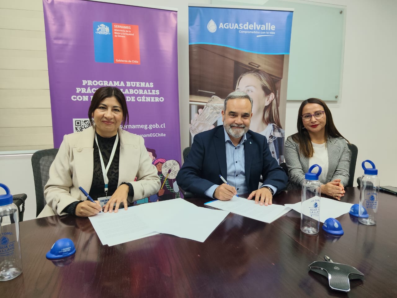 Aguas del Valle se incorpora a programa de buenas prácticas laborales con equidad de género de Sernameg