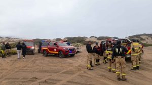 Un fallecido deja jornada de pesca deportiva en Playa de Los Choros tras ser arrastrado por el mar en roqueríos