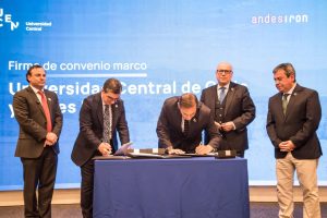 Universidad Central y Andes Iron firman alianza estratégica para impulsar el desarrollo en la Región de Coquimbo