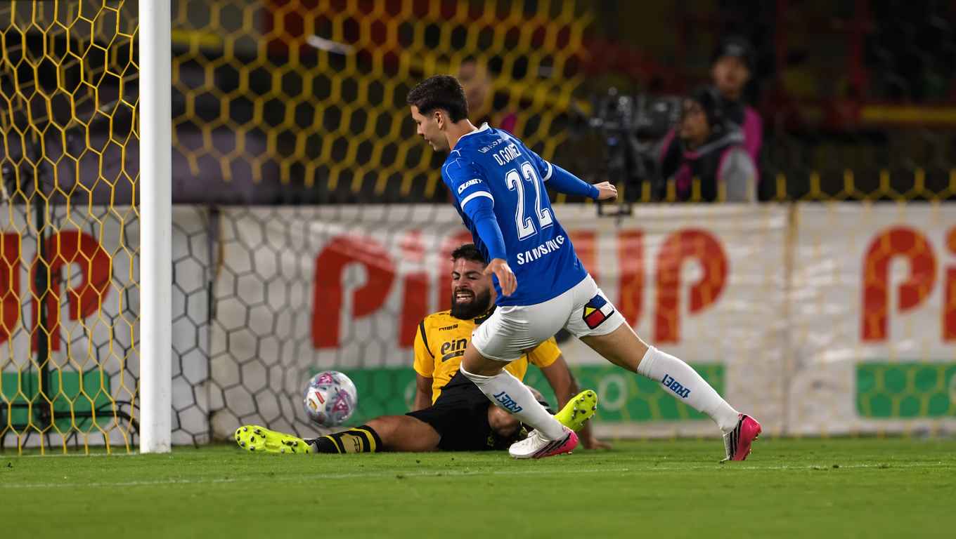 A pesar del buen arranque, el Aurinegro no pudo con los Cruzados