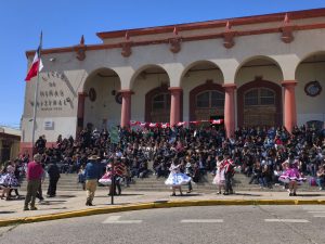 Liceo Gabriela Mistral da el vamos a las Fiestas Patrias con tradicional Esquinazo Dieciochero