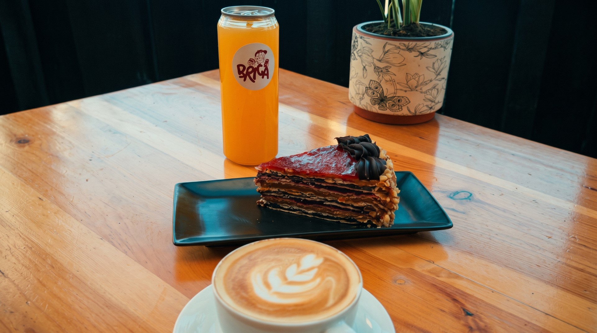 Brica revoluciona la escena gastronómica de Coquimbo uniendo café de especialidad, brioche y plantas