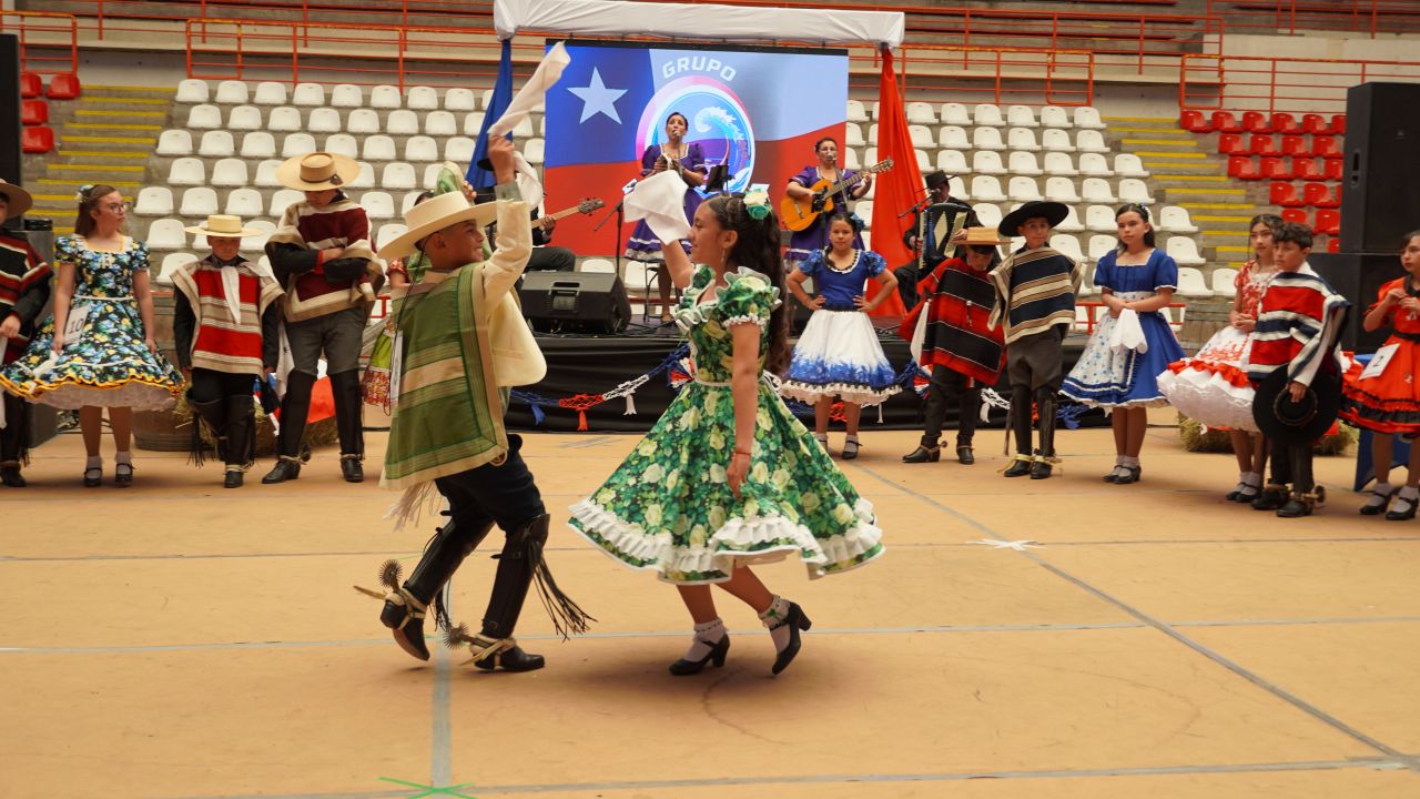 Colegio Altovalsol y Liceo Jorge Alessandri ganan la 46° Muestra Comunal de Cueca Escolar de La Serena