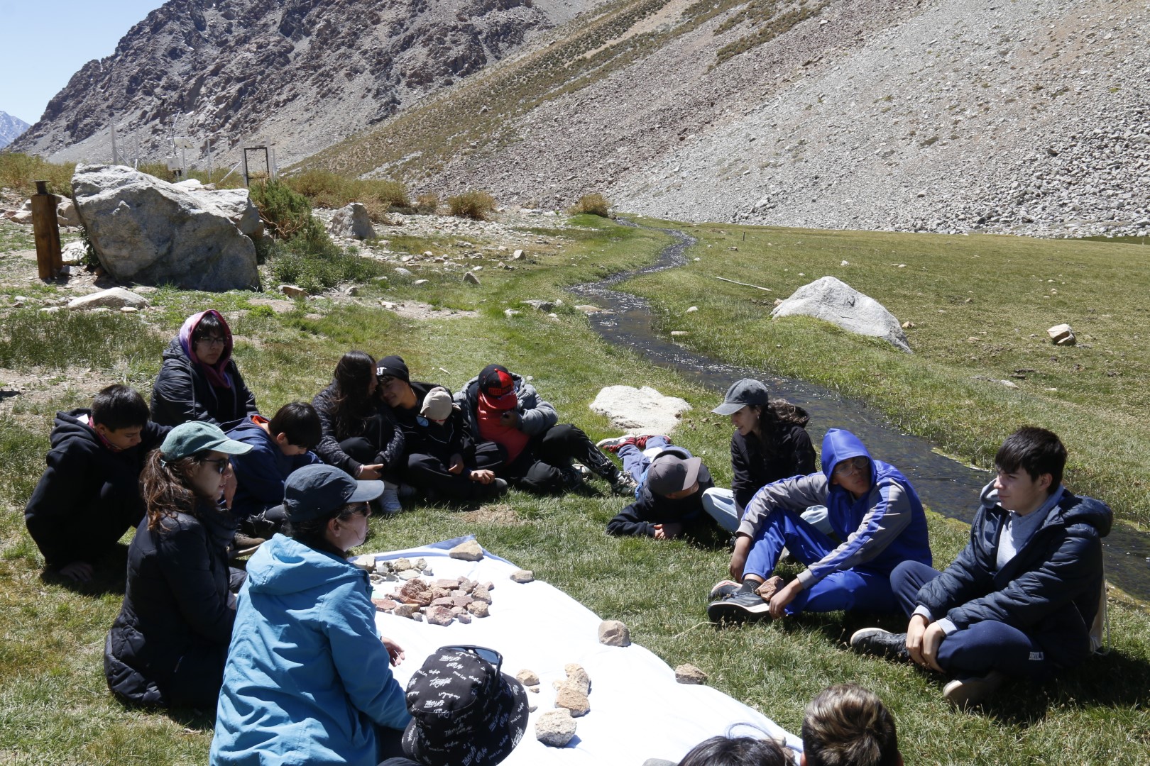 Hielos del Elqui: iniciativa educativa que une arte, ciencia y territorio en la exposición “Hidroclimas cambiantes”