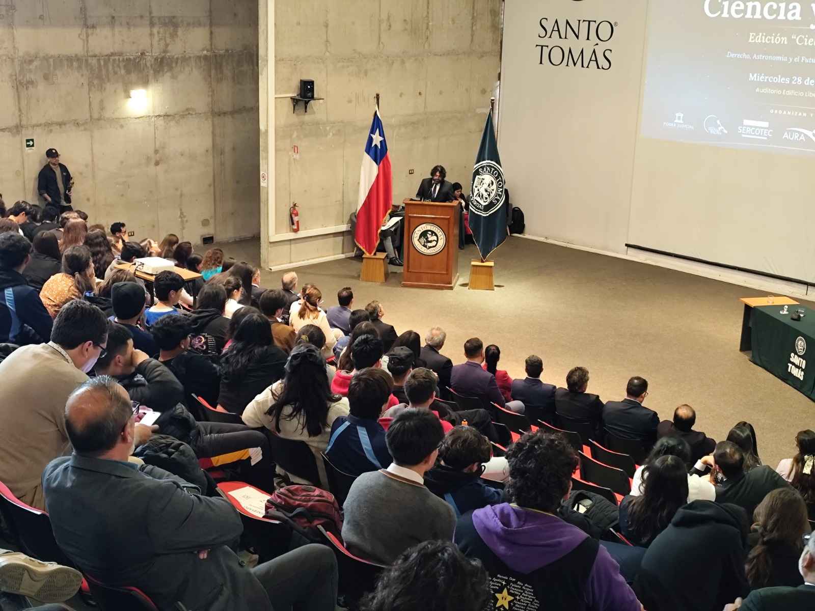 La Serena fue sede de la primera conferencia latinoamericana que reunió a la ciencia y el derecho para debatir sobre el futuro del espacio