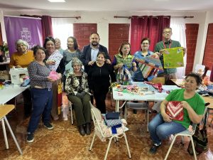 Municipalidad de Los Vilos fortalece espacios de aprendizaje y bienestar con taller gratuito de Patchwork