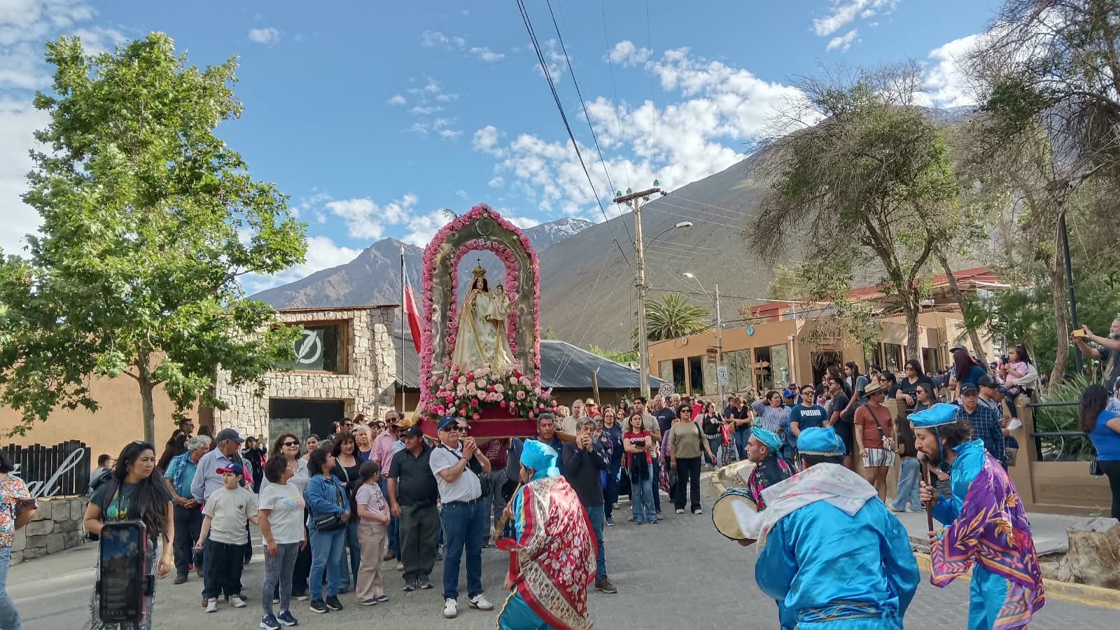 Pisco Elqui celebró con fe y devoción la festividad de Nuestra Señora del Rosario
